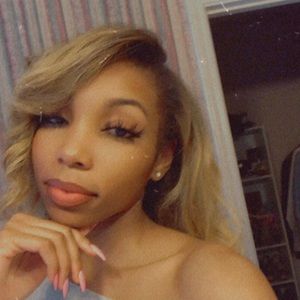 Meet your Posher, Indya